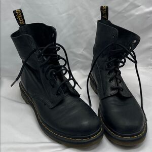Dr. Martens 1460 Pascal Virginia Leather Black Boots
